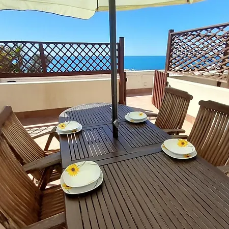 Con Terrazza Panoramica Vista Mare 度假居